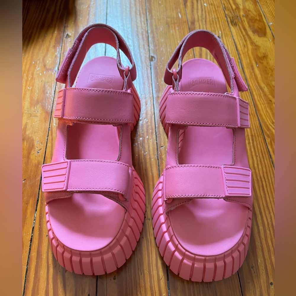 Camper BCN 37 SOLD OUT EVERYWHERE new never worn w/o box